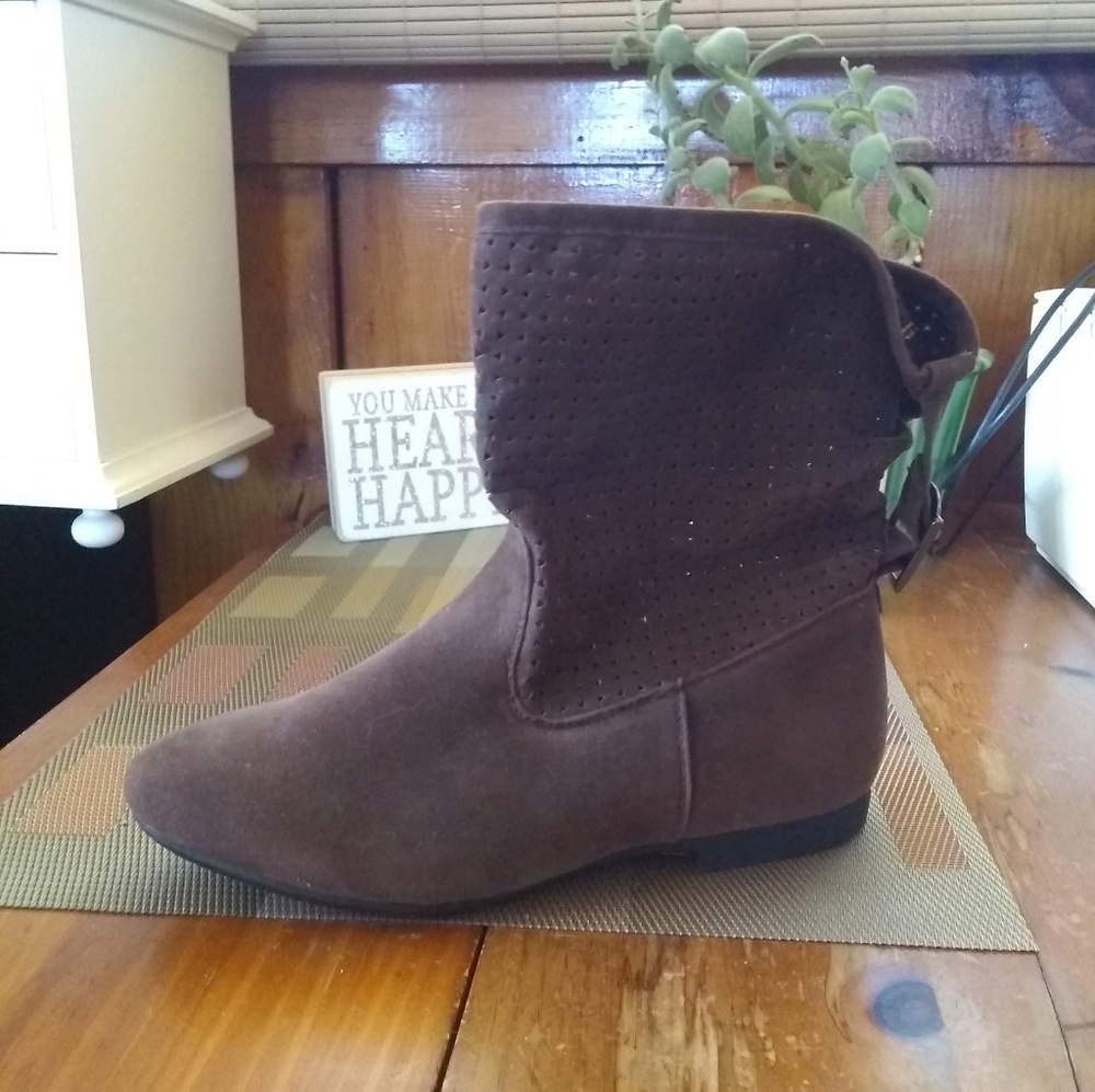 Groove Brown Flat Slouchy Ankle Booties
